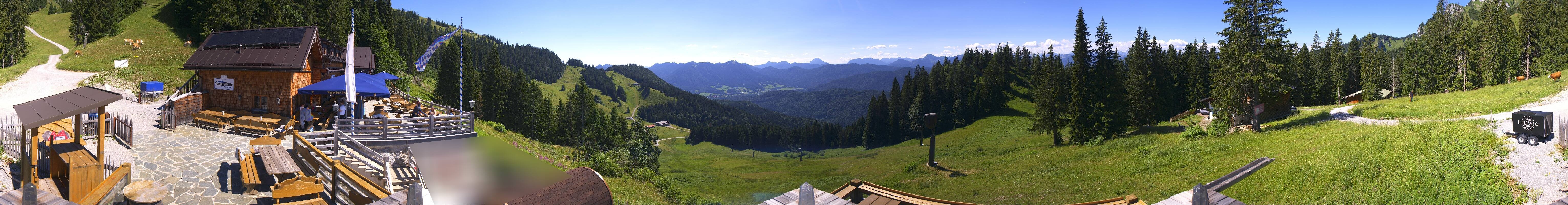 Archived image Webcam Lenggries-Brauneck: Bayern Hütte