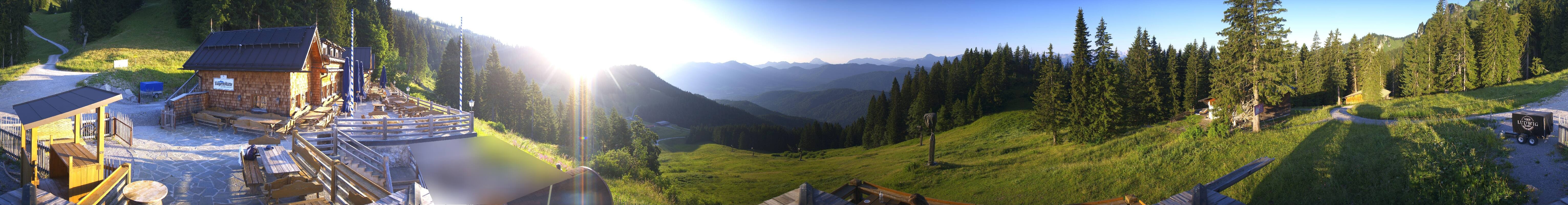 Archived image Webcam Lenggries-Brauneck: Bayern Hütte