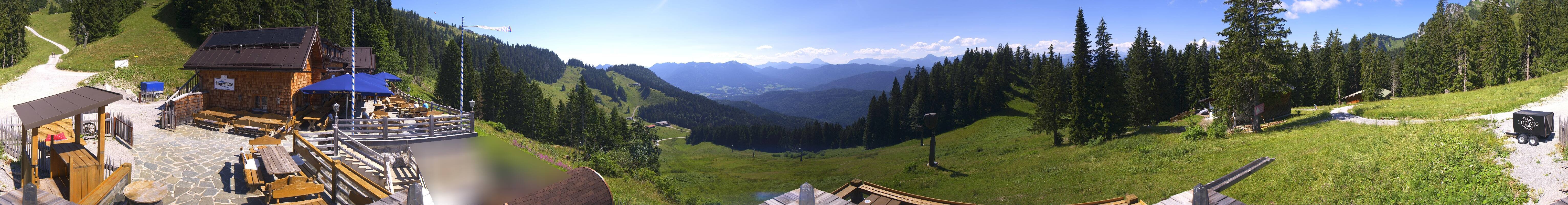 Archived image Webcam Lenggries-Brauneck: Bayern Hütte