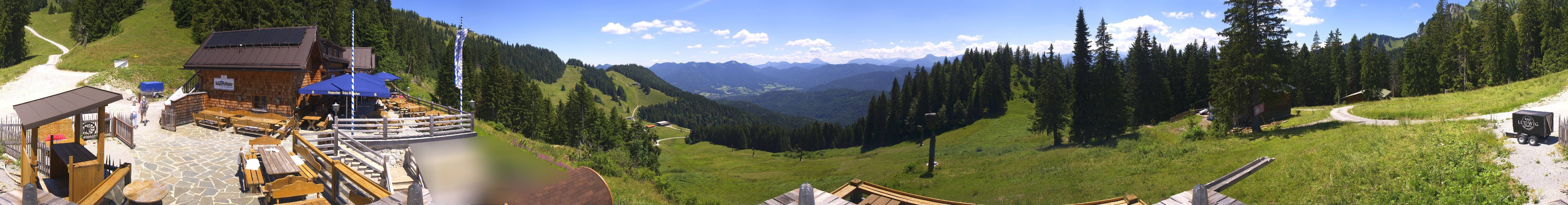 Archived image Webcam Lenggries-Brauneck: Bayern Hütte