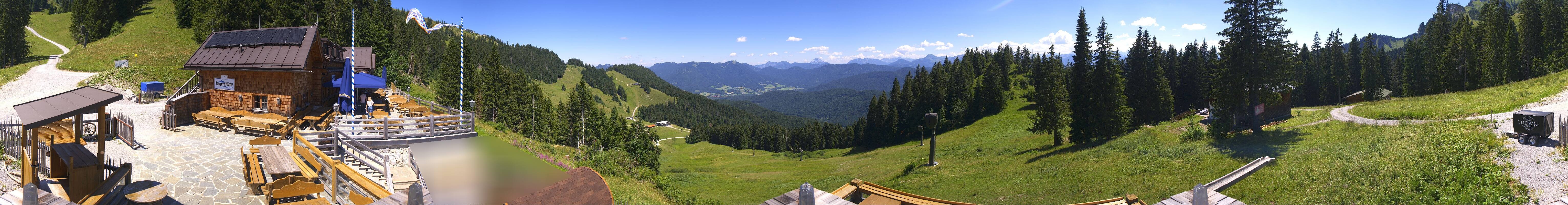 Archived image Webcam Lenggries-Brauneck: Bayern Hütte