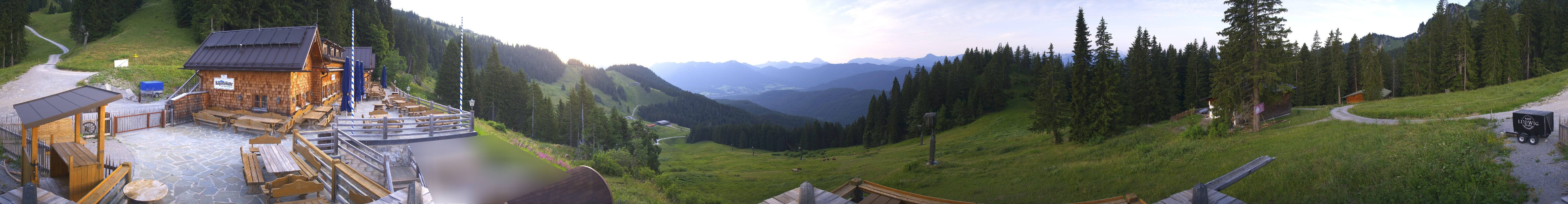 Archived image Webcam Lenggries-Brauneck: Bayern Hütte