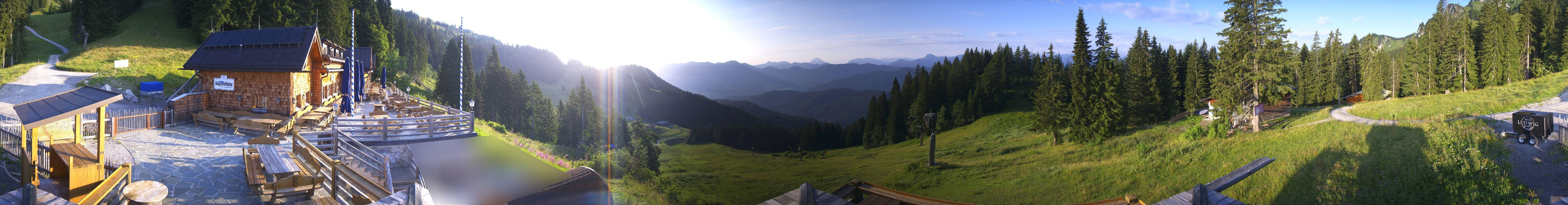 Archived image Webcam Lenggries-Brauneck: Bayern Hütte