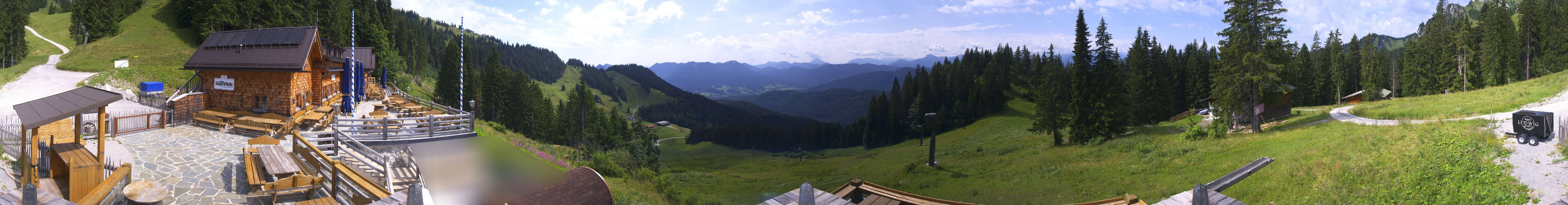 Archived image Webcam Lenggries-Brauneck: Bayern Hütte