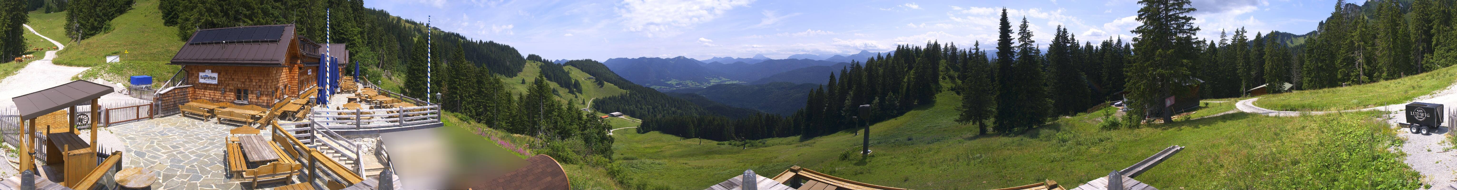 Archived image Webcam Lenggries-Brauneck: Bayern Hütte