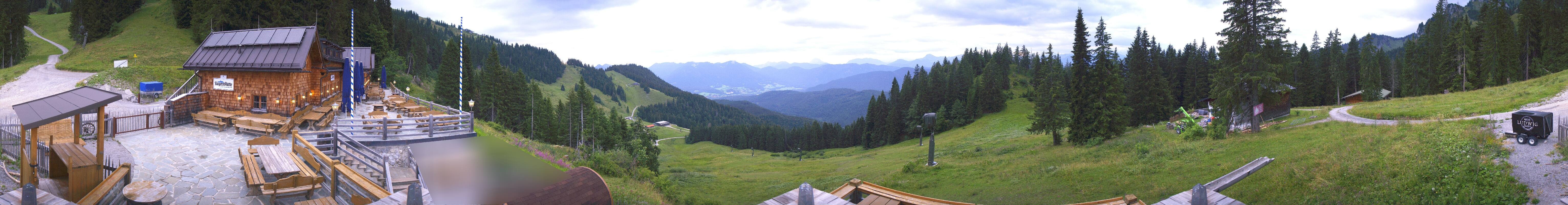 Archived image Webcam Lenggries-Brauneck: Bayern Hütte