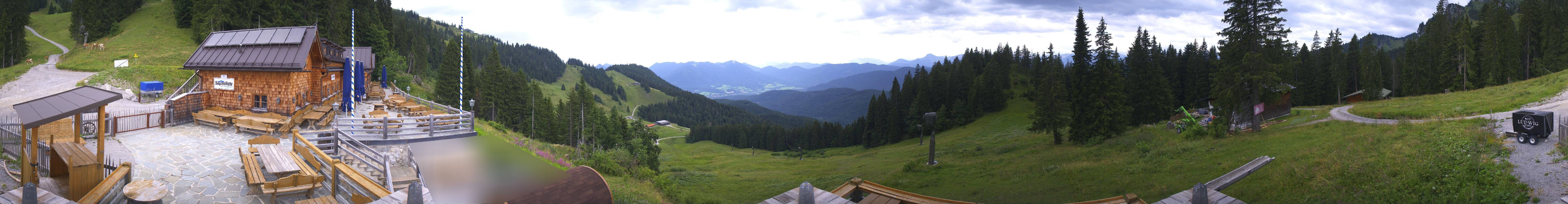 Archived image Webcam Lenggries-Brauneck: Bayern Hütte