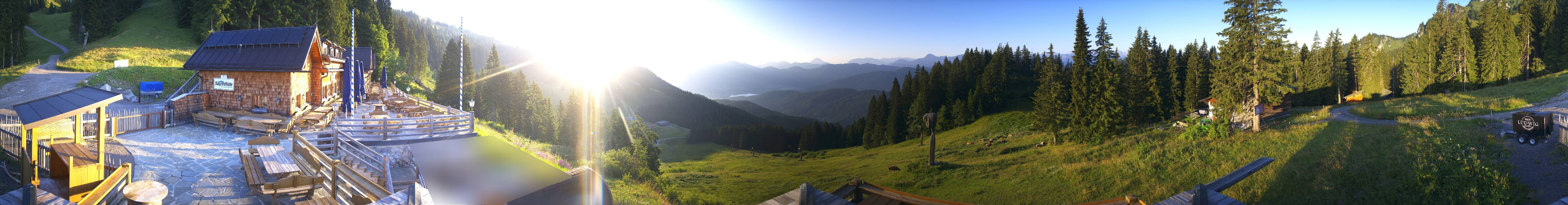 Archived image Webcam Lenggries-Brauneck: Bayern Hütte