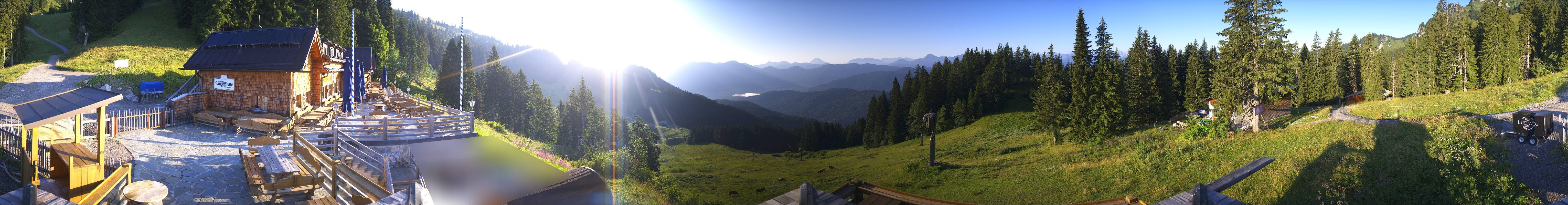 Archived image Webcam Lenggries-Brauneck: Bayern Hütte