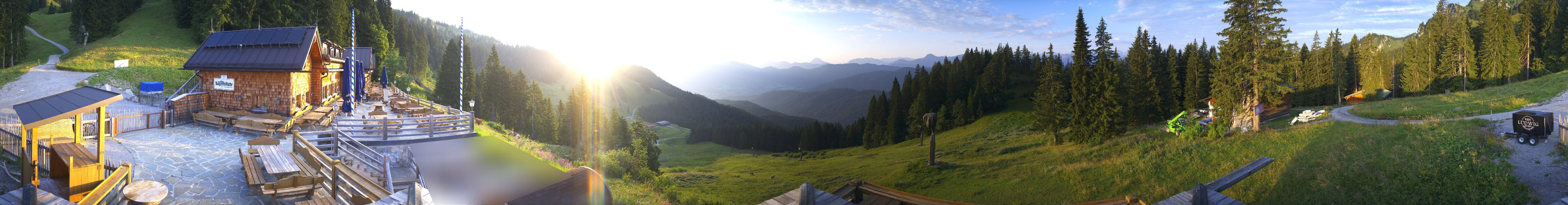 Archived image Webcam Lenggries-Brauneck: Bayern Hütte