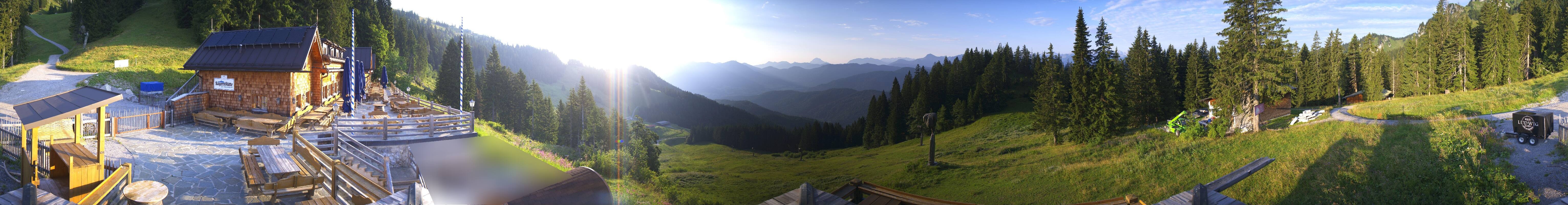 Archived image Webcam Lenggries-Brauneck: Bayern Hütte