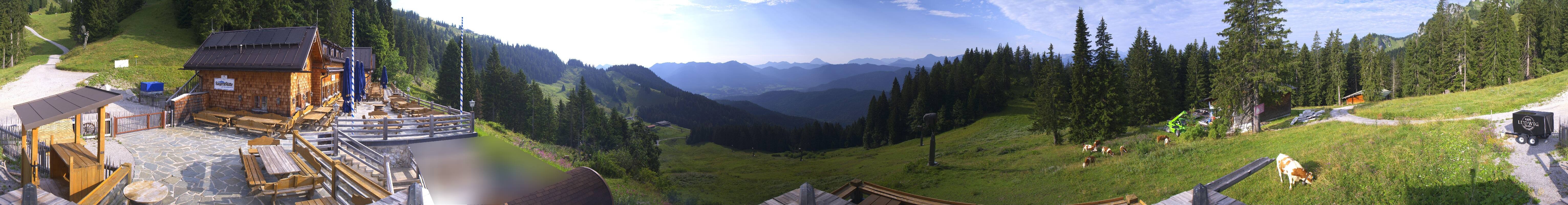 Archived image Webcam Lenggries-Brauneck: Bayern Hütte