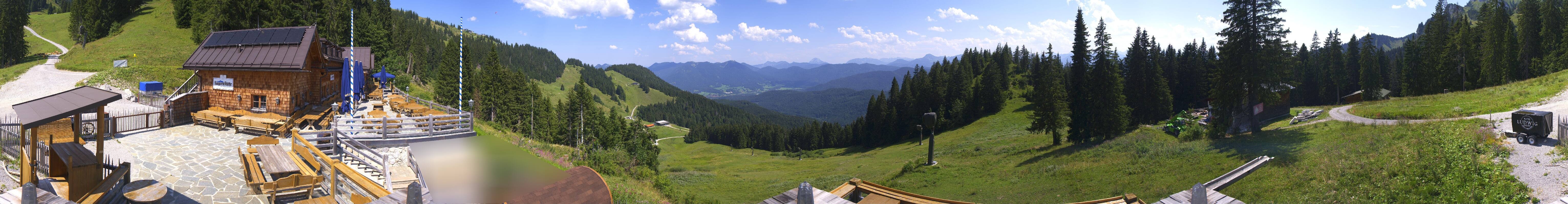 Archived image Webcam Lenggries-Brauneck: Bayern Hütte