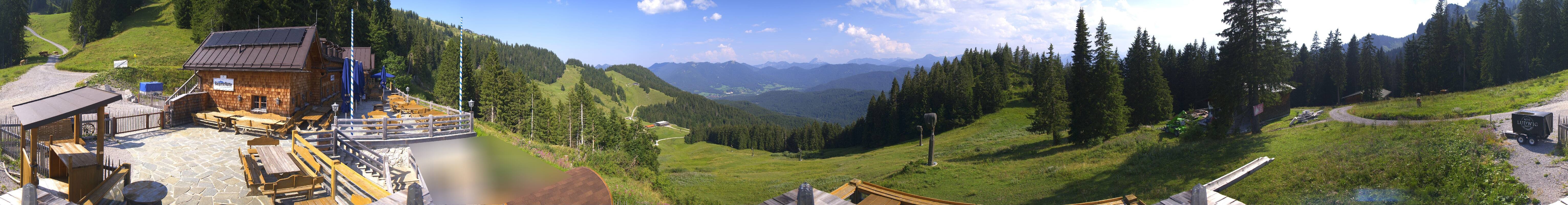Archived image Webcam Lenggries-Brauneck: Bayern Hütte