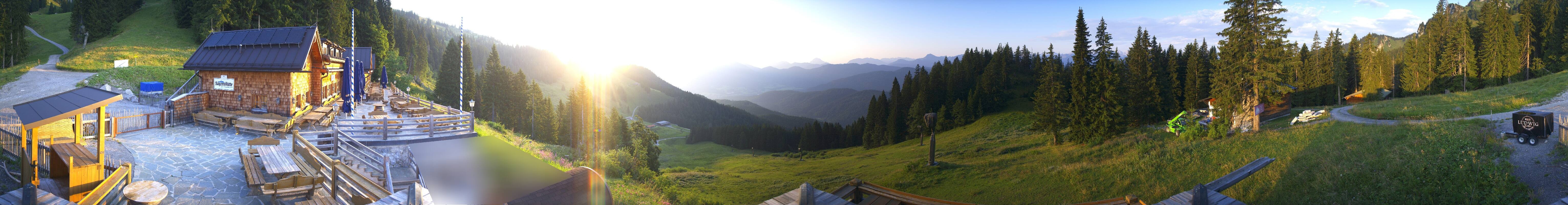 Archived image Webcam Lenggries-Brauneck: Bayern Hütte