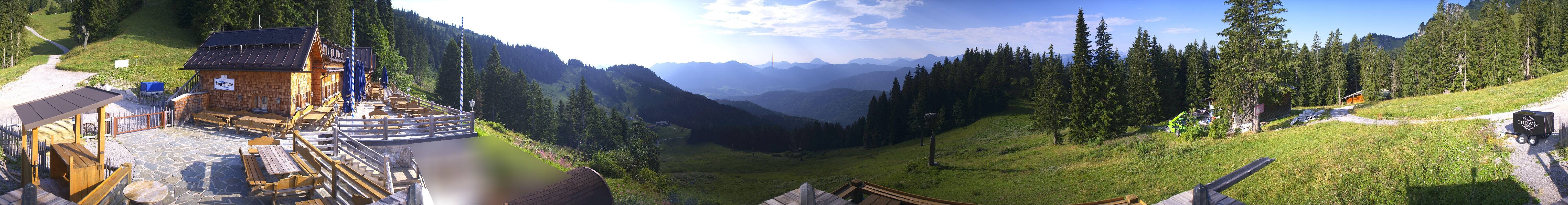 Archived image Webcam Lenggries-Brauneck: Bayern Hütte