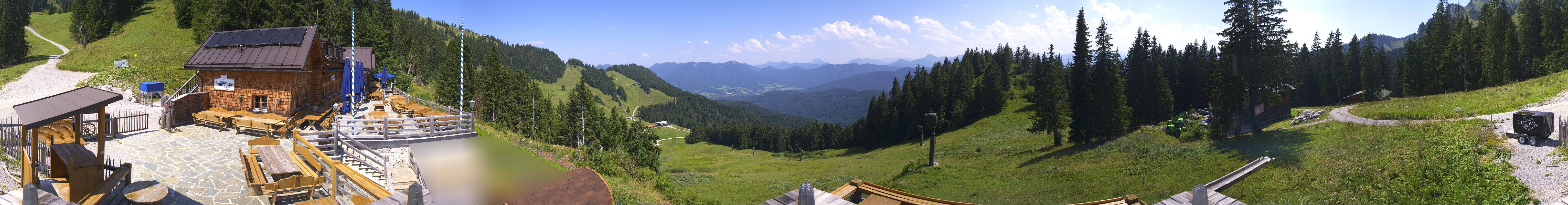 Archived image Webcam Lenggries-Brauneck: Bayern Hütte