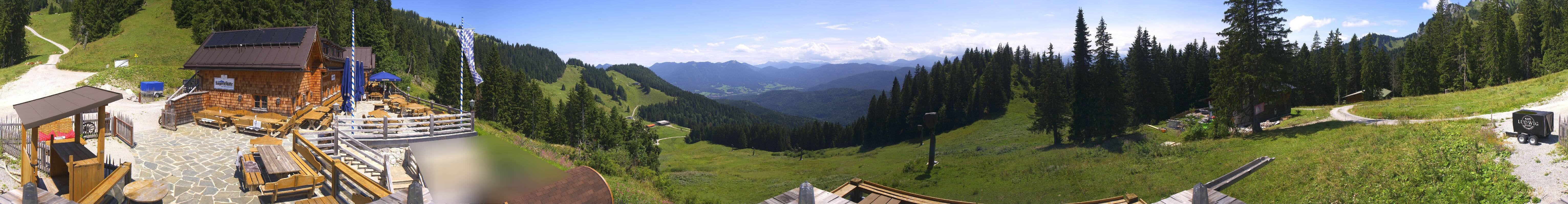Archived image Webcam Lenggries-Brauneck: Bayern Hütte