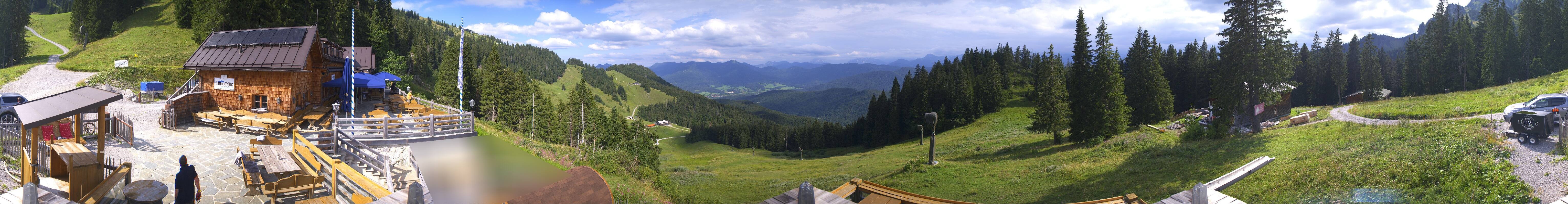 Archived image Webcam Lenggries-Brauneck: Bayern Hütte