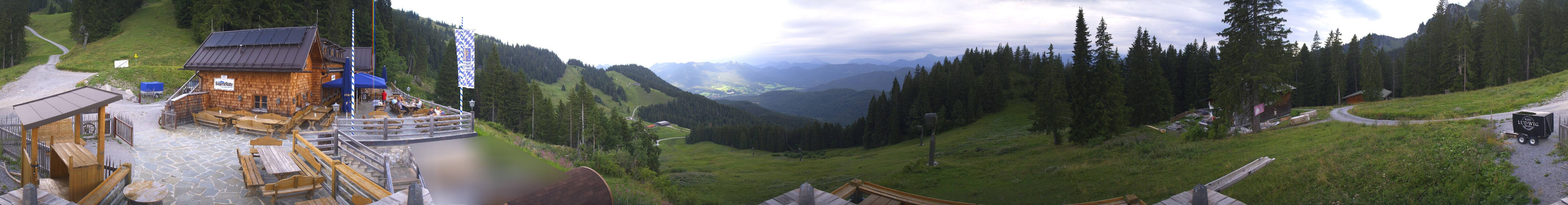 Archived image Webcam Lenggries-Brauneck: Bayern Hütte