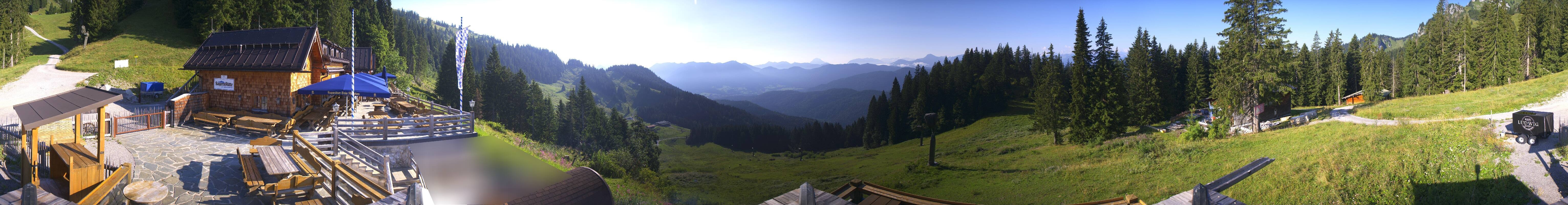 Archived image Webcam Lenggries-Brauneck: Bayern Hütte