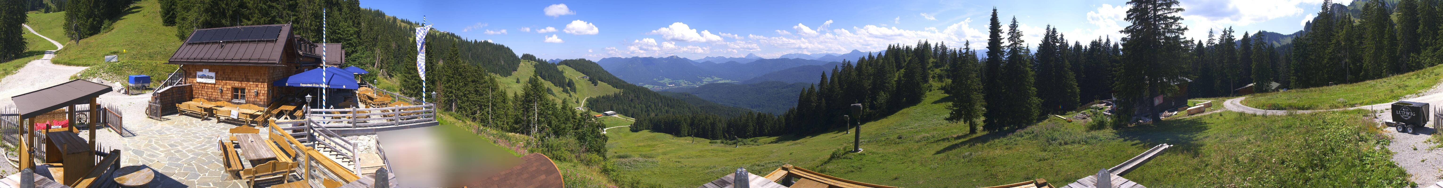 Archived image Webcam Lenggries-Brauneck: Bayern Hütte