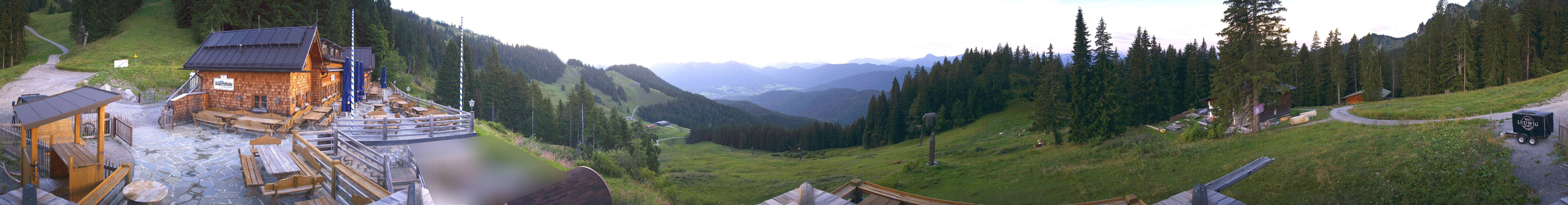 Archived image Webcam Lenggries-Brauneck: Bayern Hütte