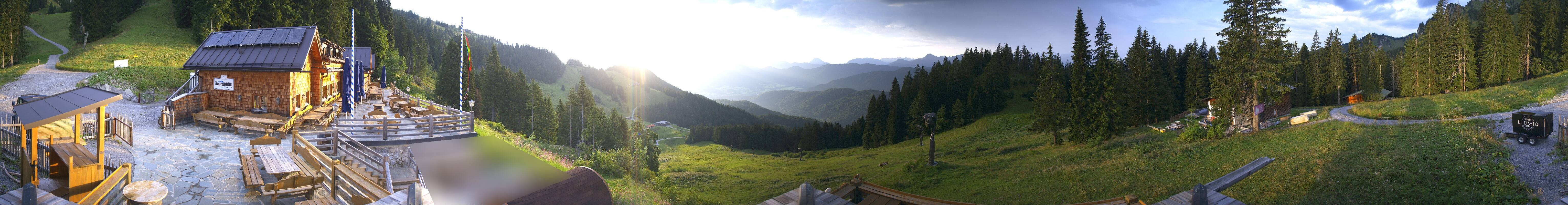 Archived image Webcam Lenggries-Brauneck: Bayern Hütte