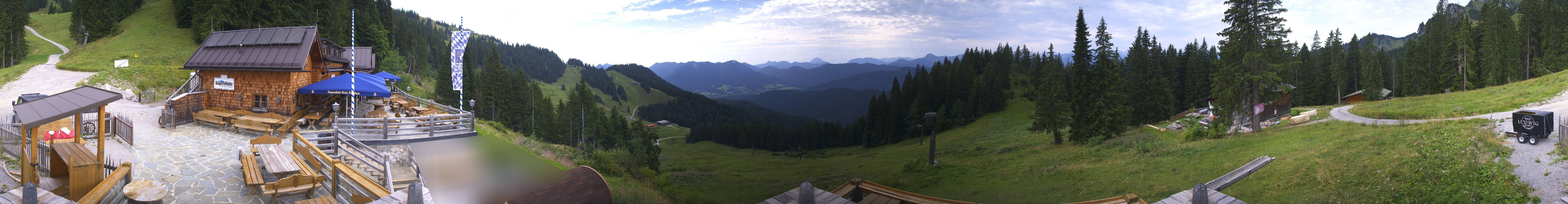 Archived image Webcam Lenggries-Brauneck: Bayern Hütte