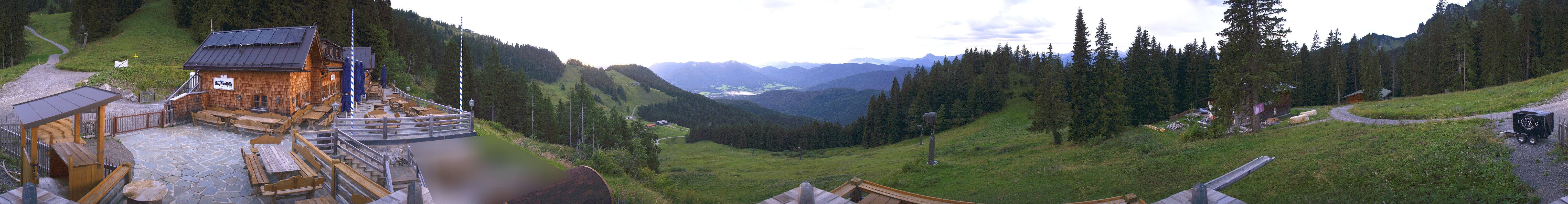Archived image Webcam Lenggries-Brauneck: Bayern Hütte