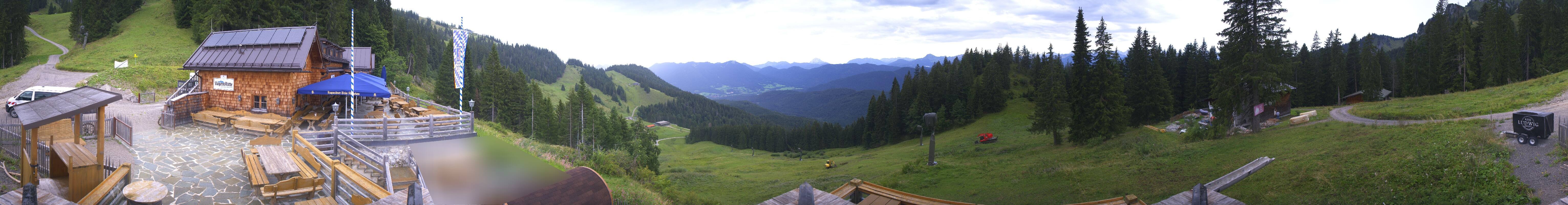 Archived image Webcam Lenggries-Brauneck: Bayern Hütte