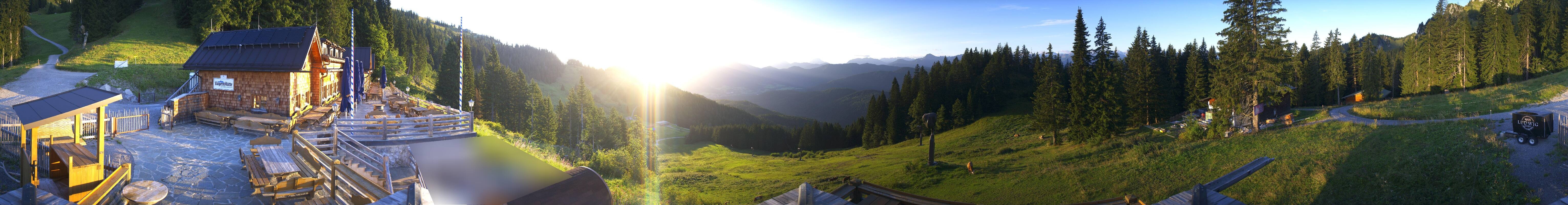 Archived image Webcam Lenggries-Brauneck: Bayern Hütte