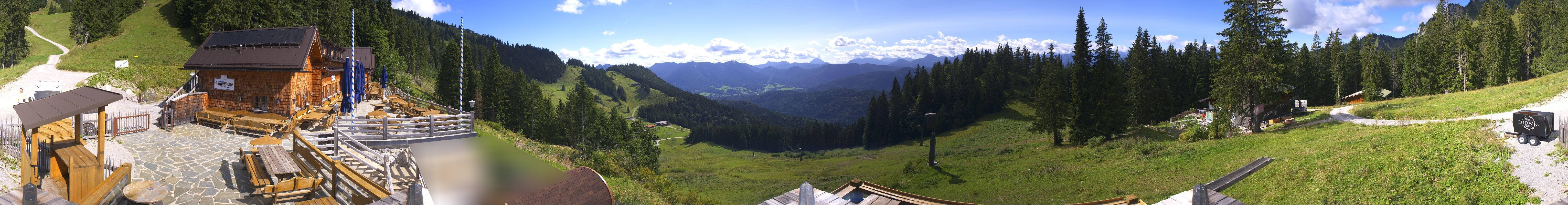 Archived image Webcam Lenggries-Brauneck: Bayern Hütte