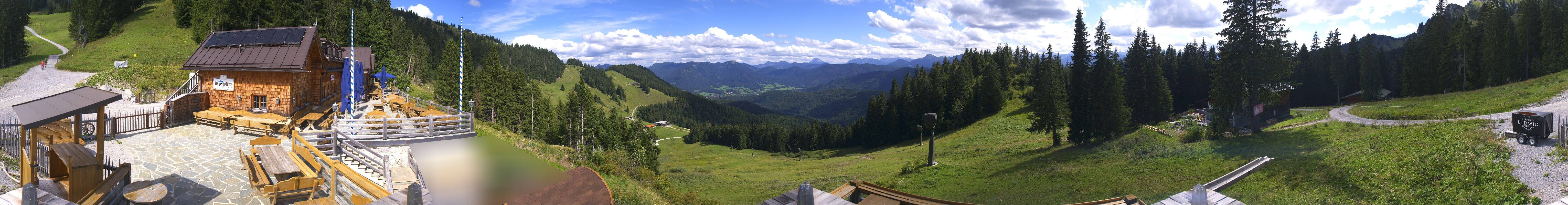 Archived image Webcam Lenggries-Brauneck: Bayern Hütte