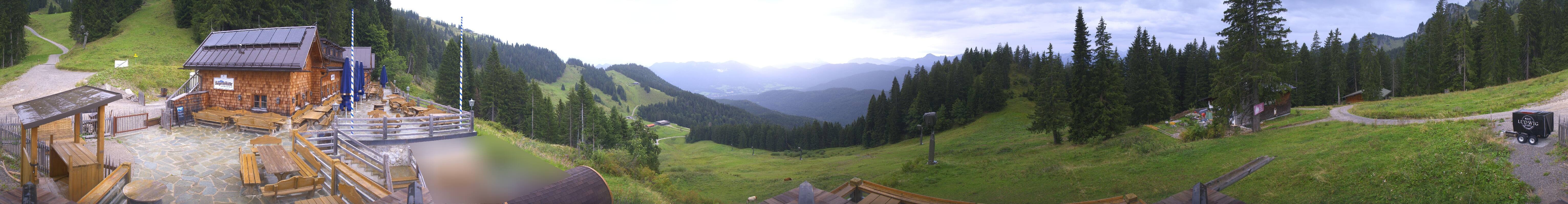 Archived image Webcam Lenggries-Brauneck: Bayern Hütte