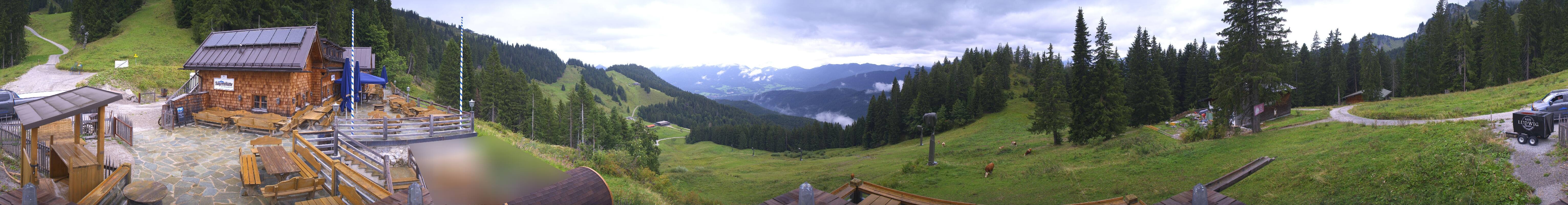 Archived image Webcam Lenggries-Brauneck: Bayern Hütte