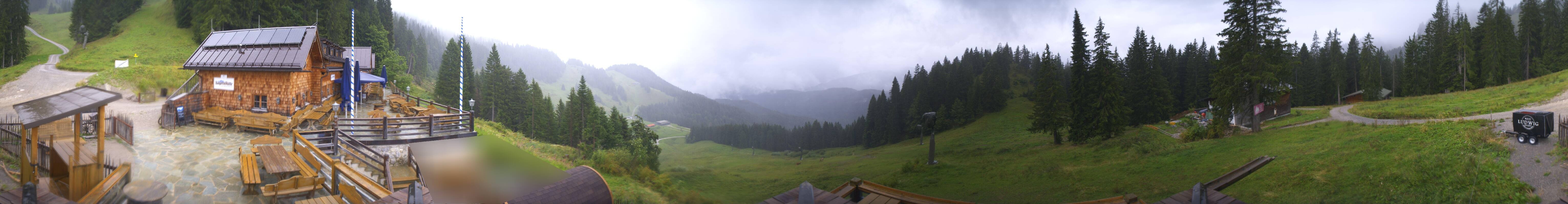 Archived image Webcam Lenggries-Brauneck: Bayern Hütte