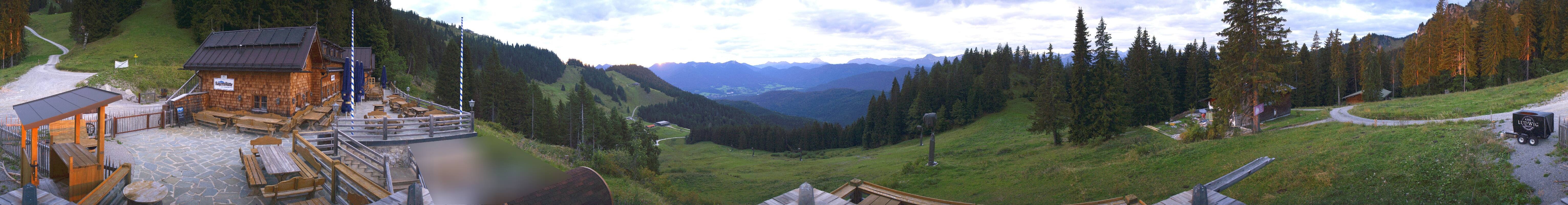 Archived image Webcam Lenggries-Brauneck: Bayern Hütte