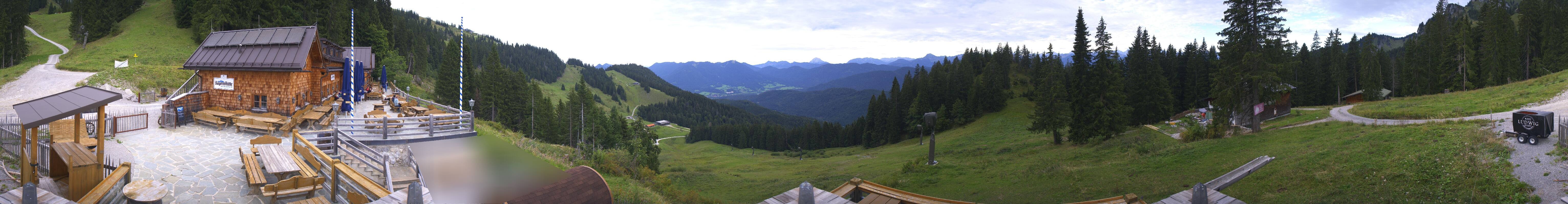 Archived image Webcam Lenggries-Brauneck: Bayern Hütte