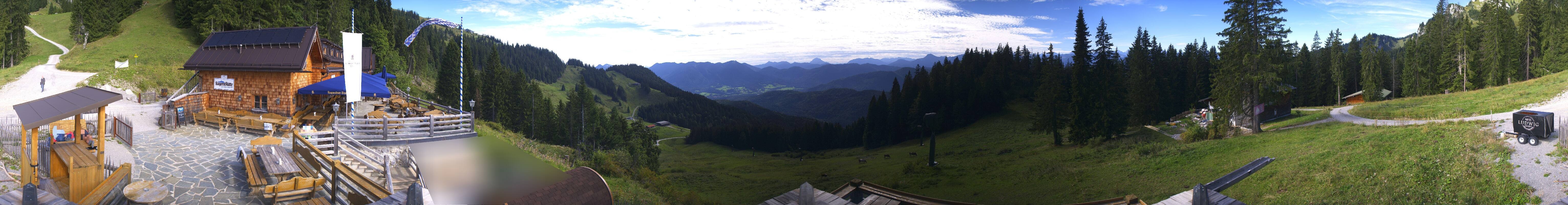 Archived image Webcam Lenggries-Brauneck: Bayern Hütte