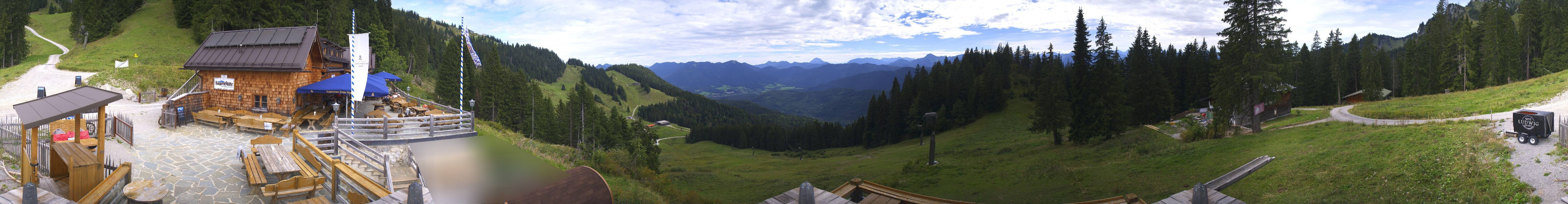 Archived image Webcam Lenggries-Brauneck: Bayern Hütte
