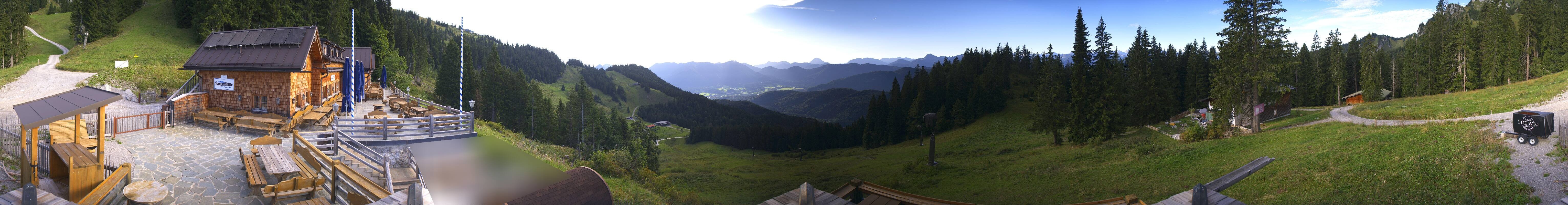 Archived image Webcam Lenggries-Brauneck: Bayern Hütte