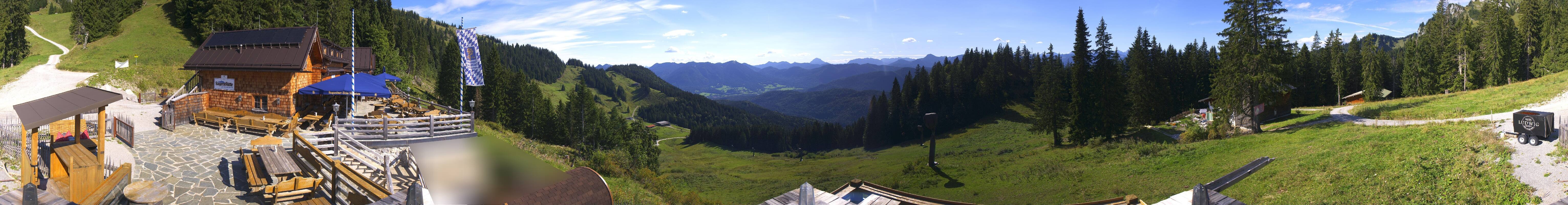 Archived image Webcam Lenggries-Brauneck: Bayern Hütte
