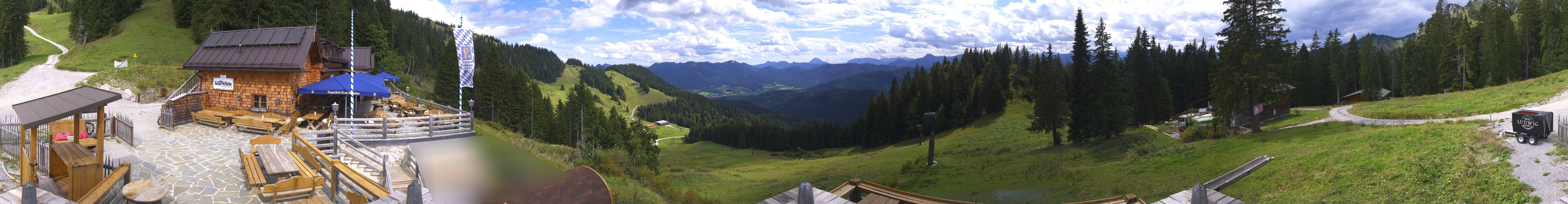 Archived image Webcam Lenggries-Brauneck: Bayern Hütte