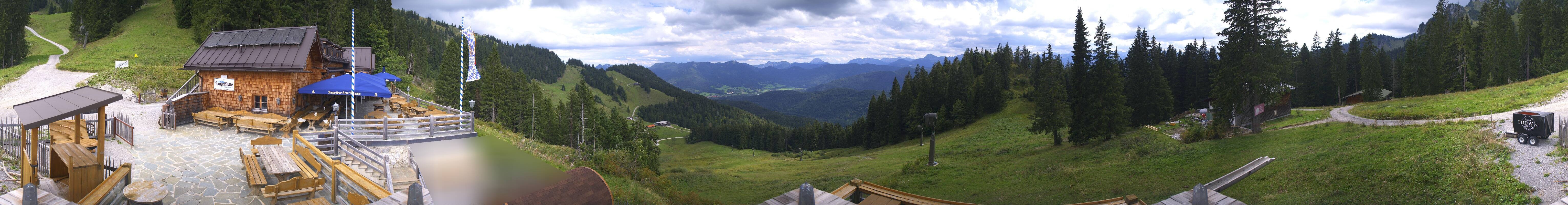Archived image Webcam Lenggries-Brauneck: Bayern Hütte