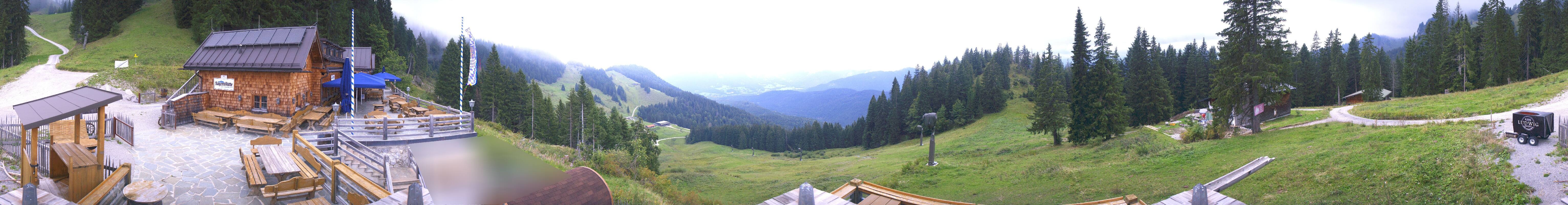 Archived image Webcam Lenggries-Brauneck: Bayern Hütte