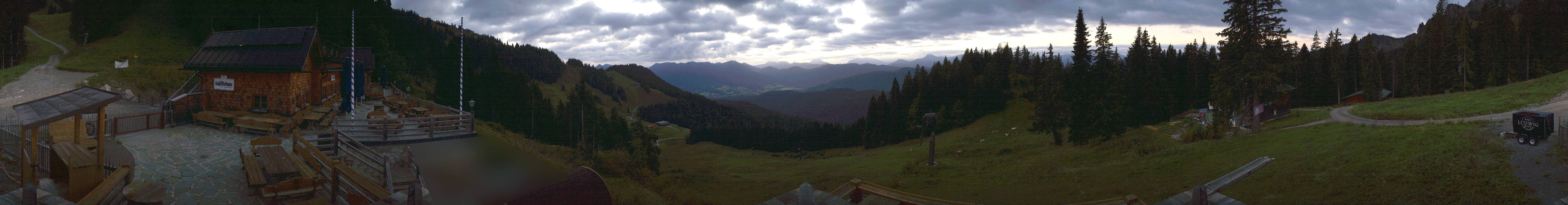 Archived image Webcam Lenggries-Brauneck: Bayern Hütte