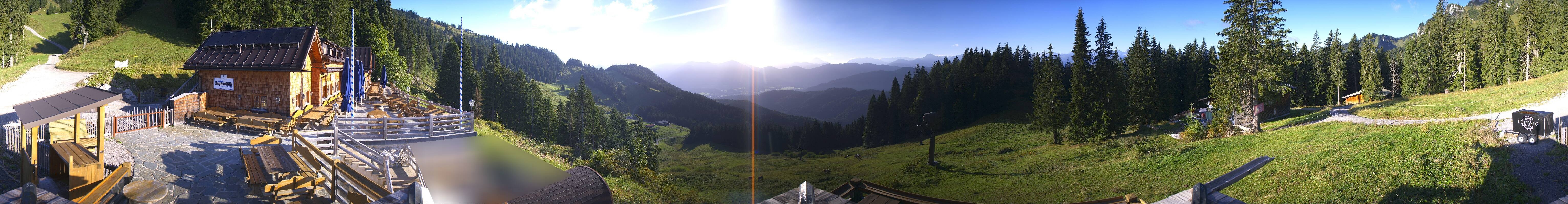 Archived image Webcam Lenggries-Brauneck: Bayern Hütte