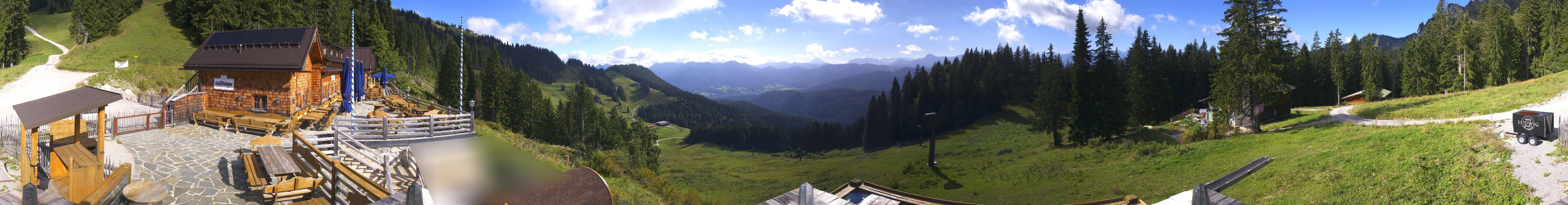 Archived image Webcam Lenggries-Brauneck: Bayern Hütte