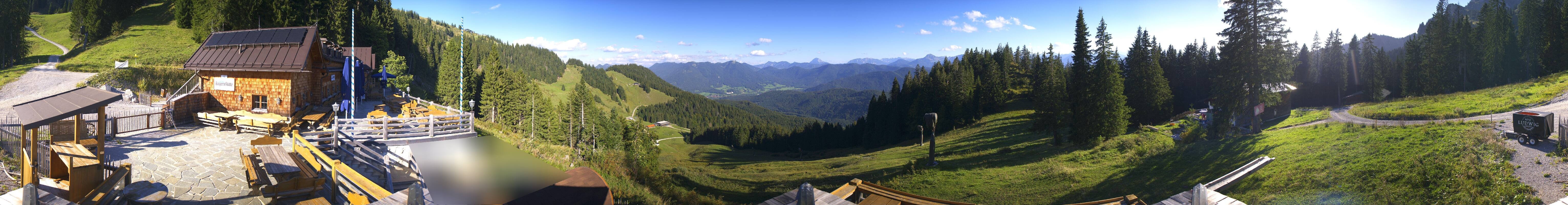 Archived image Webcam Lenggries-Brauneck: Bayern Hütte